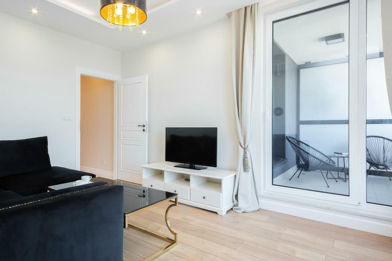 Aura Sky By Renters Lägenhet Warszawa