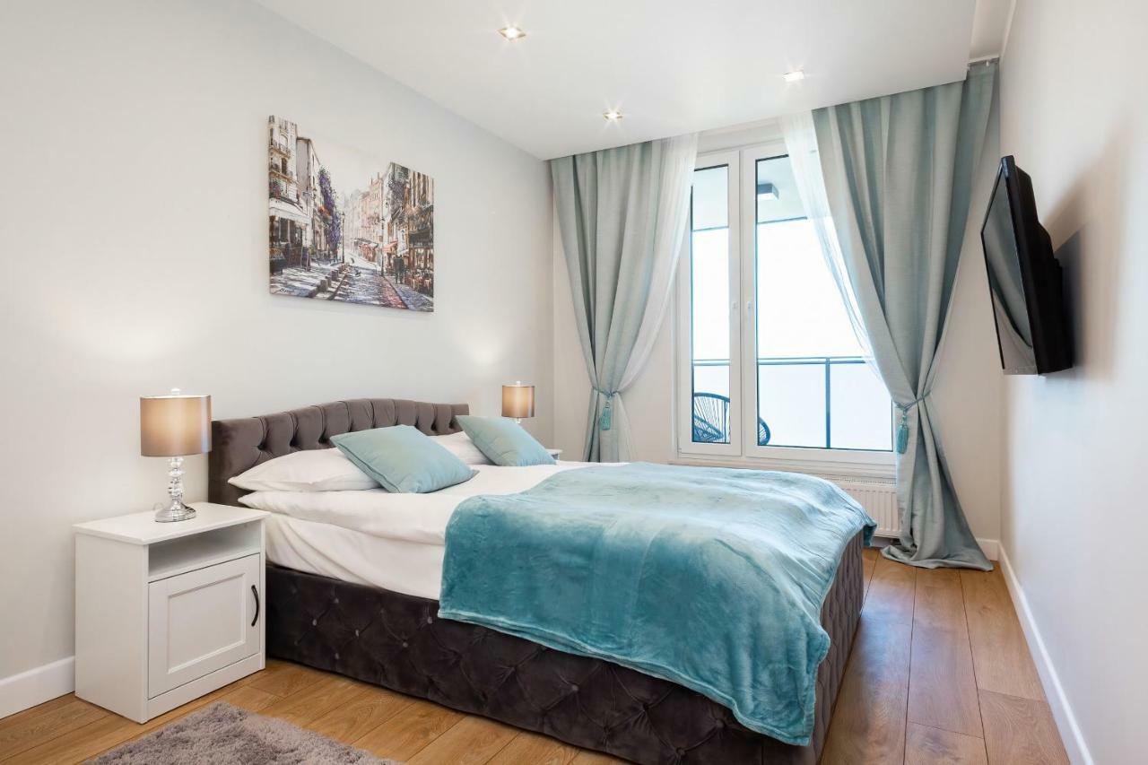 Aura Sky By Renters Lägenhet Warszawa